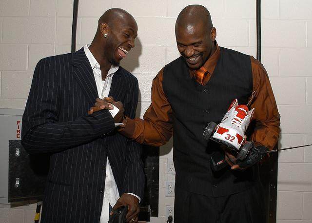 2-0变3-3！96分钟惨遭倒数第四绝平 11.5亿豪门5轮1胜+10轮拿8分（2-0到3-3！补时第96分钟被倒数第4追平，11.5亿豪门近5轮仅1胜、10轮只得8分）